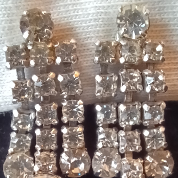 Vintage Kramer NY Dangling Rhinestone Screw-Back Earrings - Picture 8 of 12